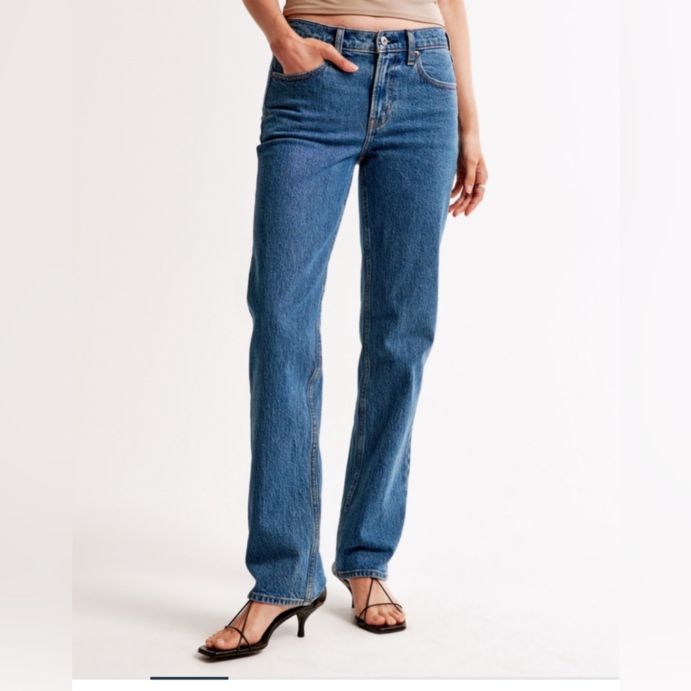 Abercrombie & Fitch Women's 90s Straight Mid Rise 2 long